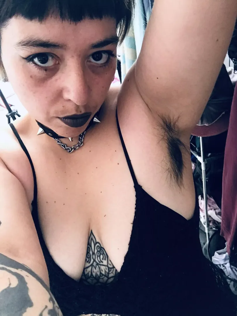 I'm going to make you clean my armpits with your tongue!!