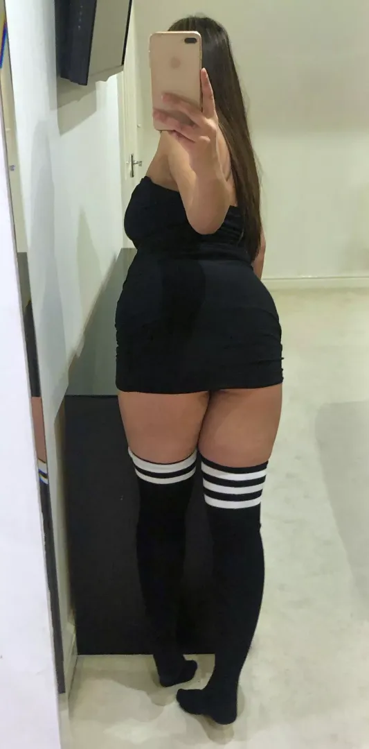 I’m gonna let this ass do the talking...🍑 British Punjabi Indian