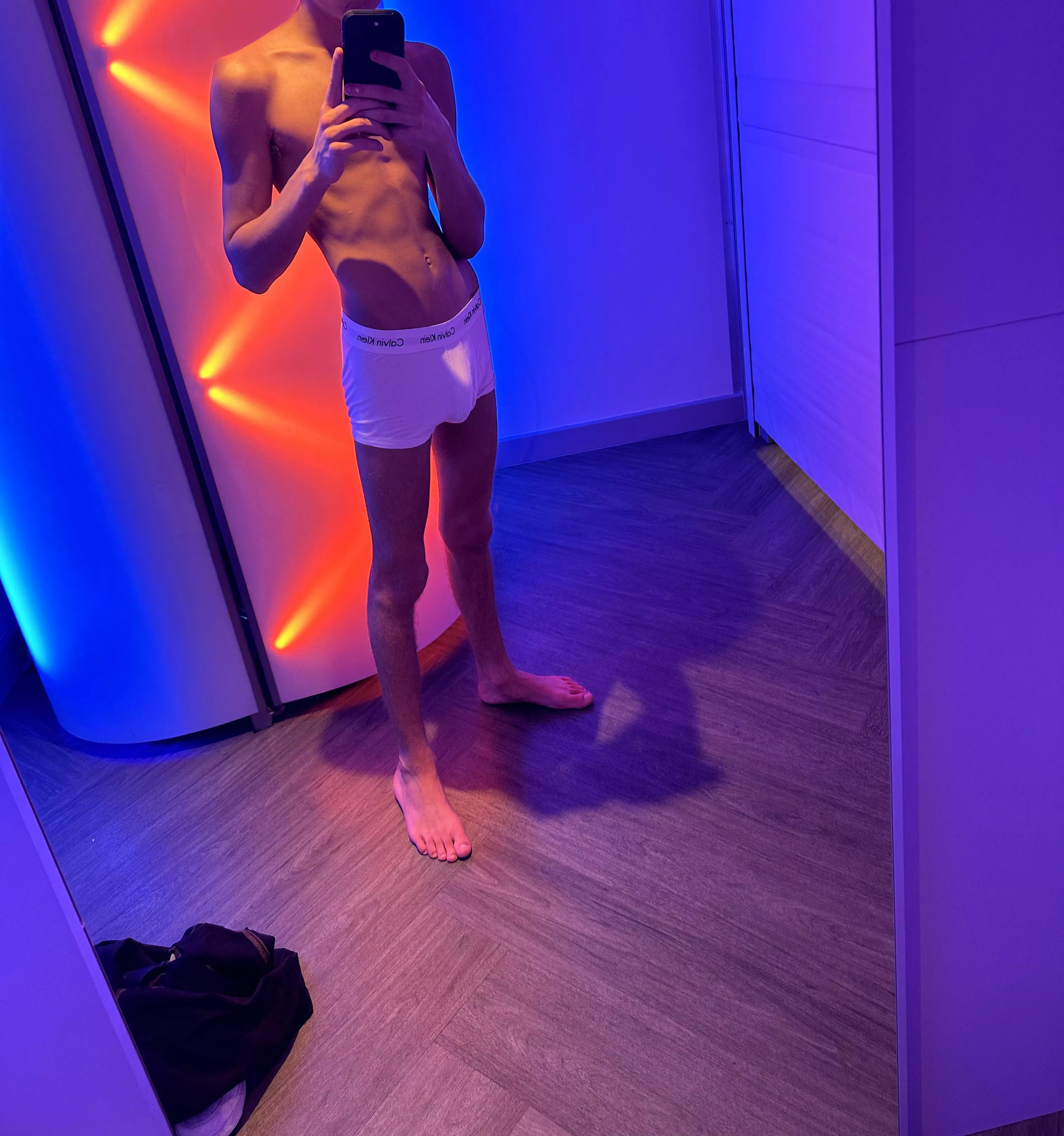 I’m hating my body right now 😤😤