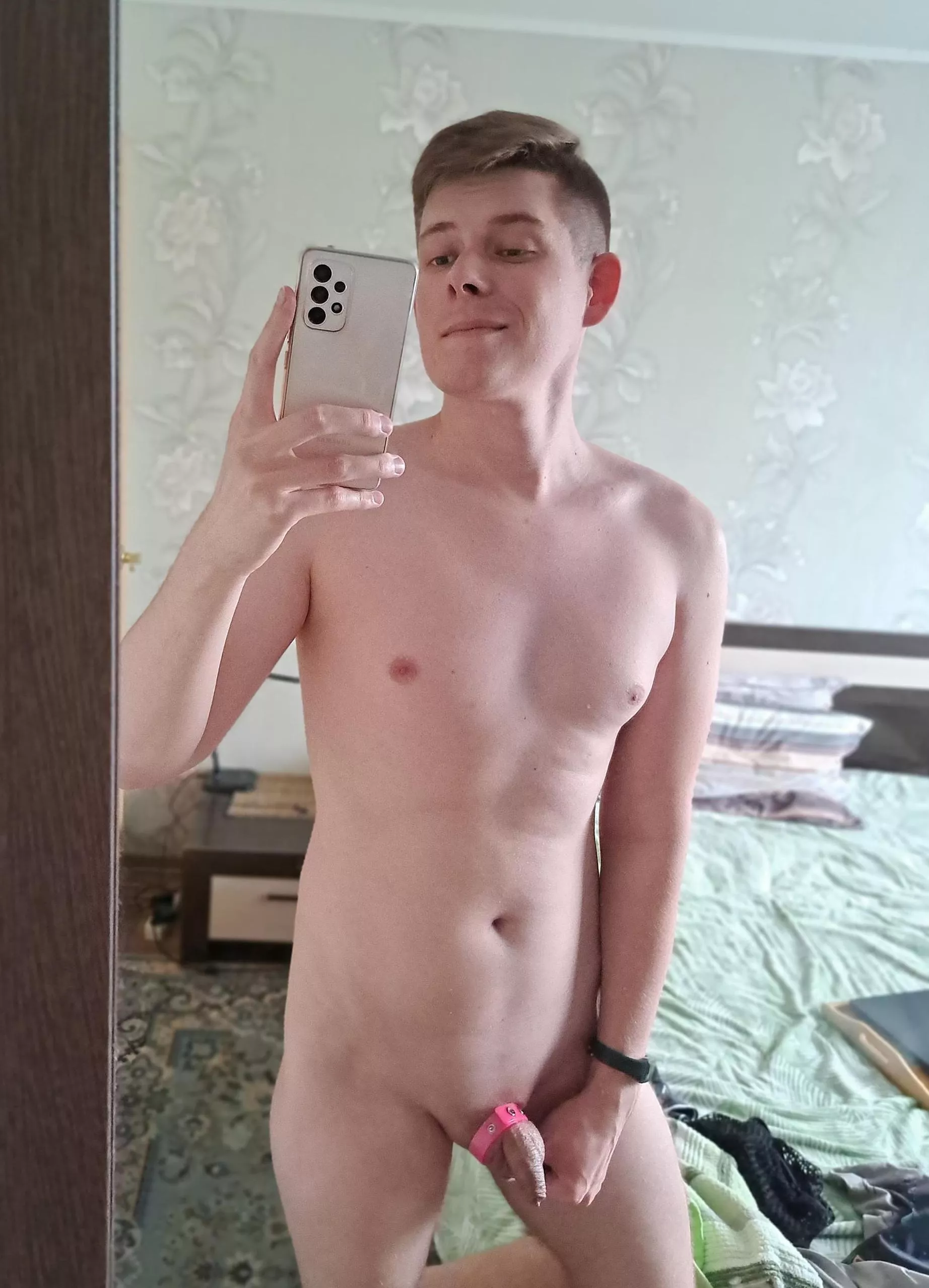 I'm hoping this is the right place for body and my pretty cock