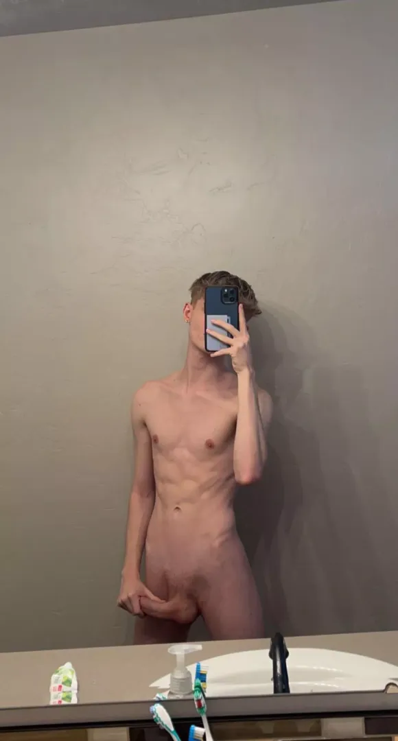 I’m horny 🍆