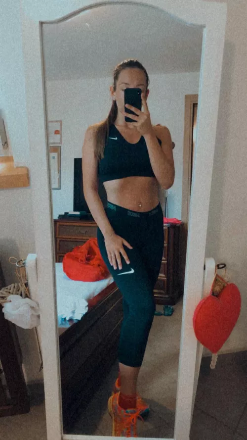 I’m in love with this crop top 💜
