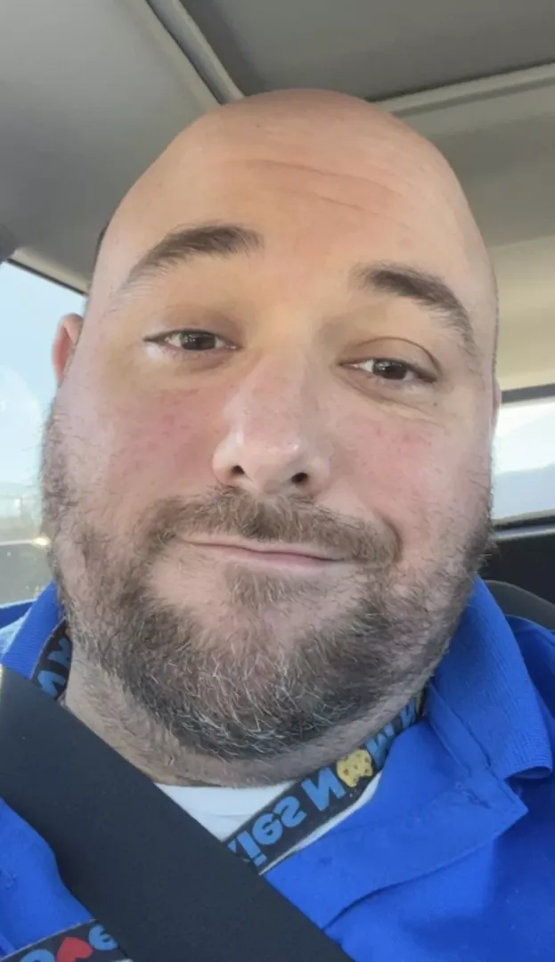 I’m in the mood to play some Minecraft Dungeons (not to be confused with Minecraft). Anyone out there wanna play with this big ole bear from upper East Tennessee? For those who might ask …. Single⏬