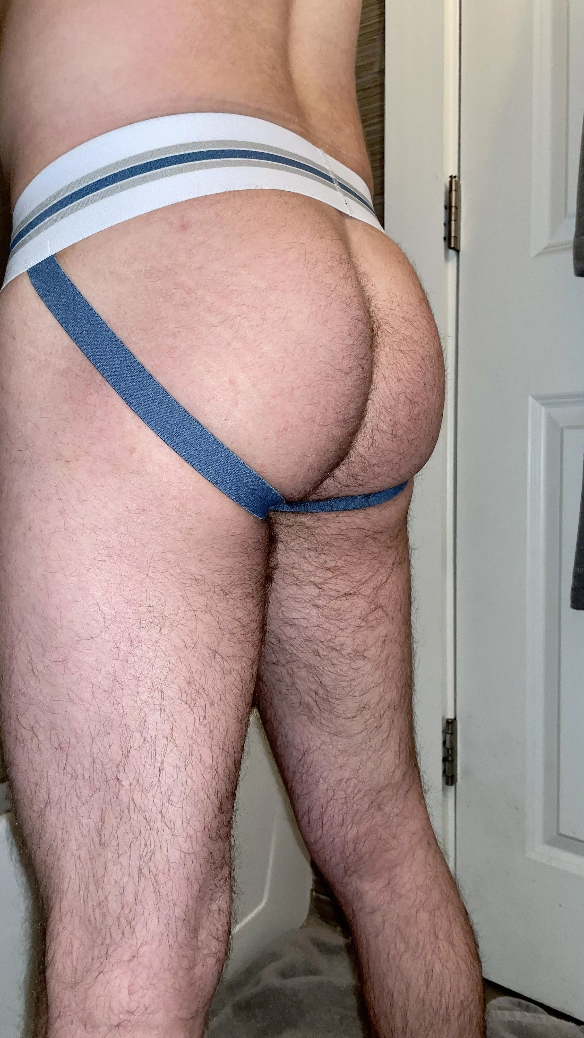 I’m kinda hairy, hope you like that
