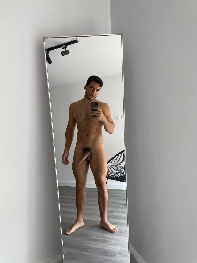 I'm looking for a good ass to give him a dick 😈
