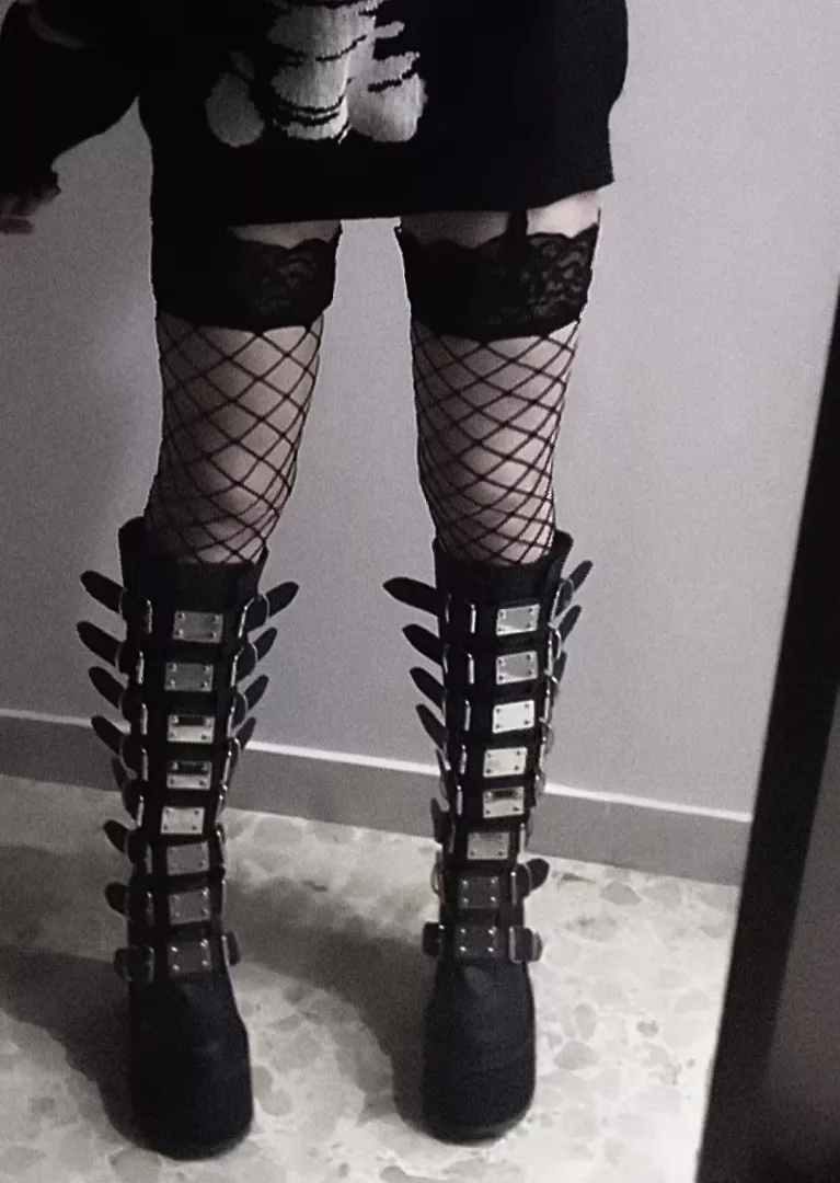 I'm not like other girls fr :3 I'm not even a girl