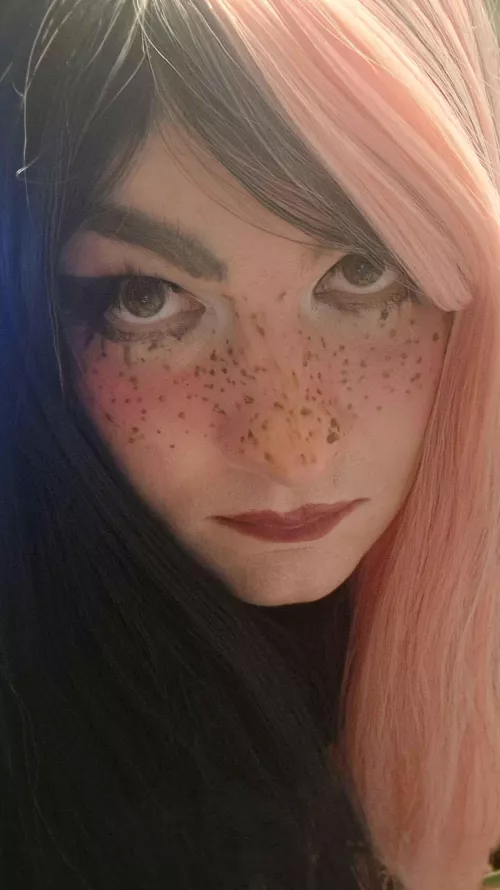 Im not moody this is how my face looks 😅