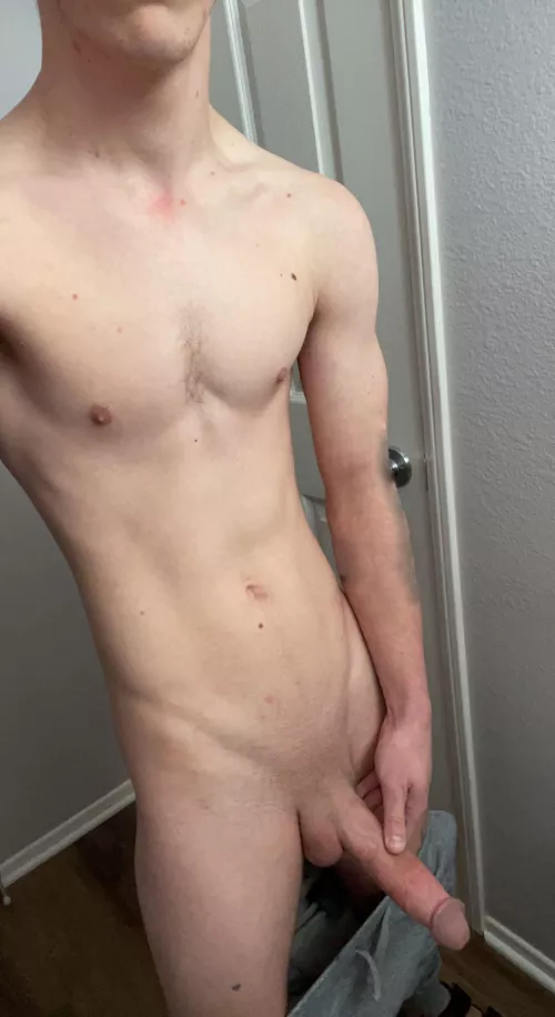 I’m off all day today! Who needs some good dick? 😈🍆😏