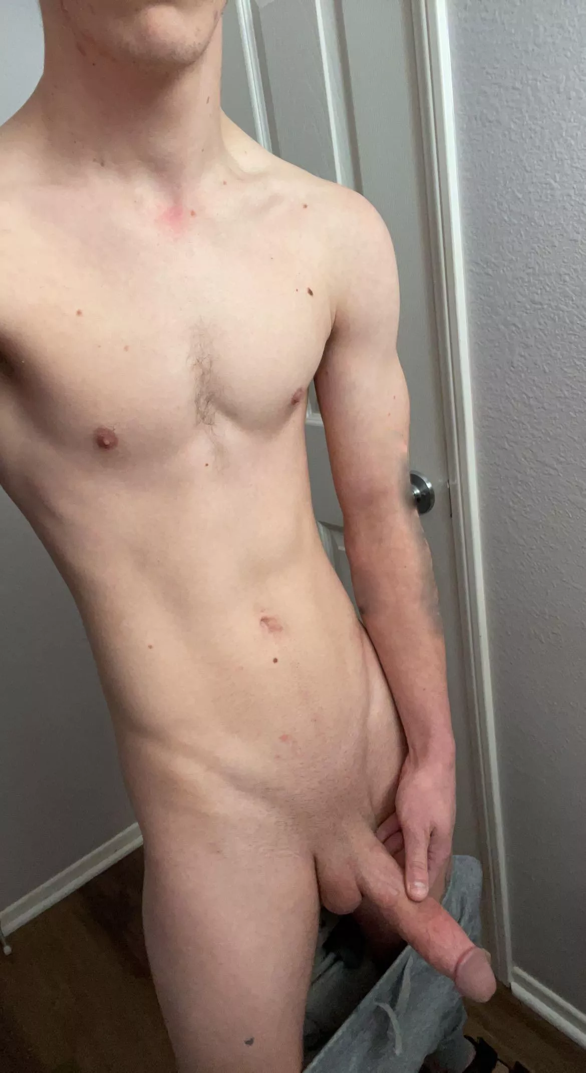 I’m off all day today! Who needs some good dick? 😈🍆😏