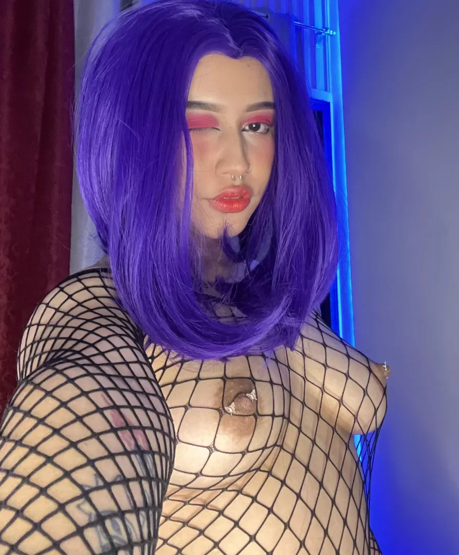 I'm pointing my tits at you and that's fun!