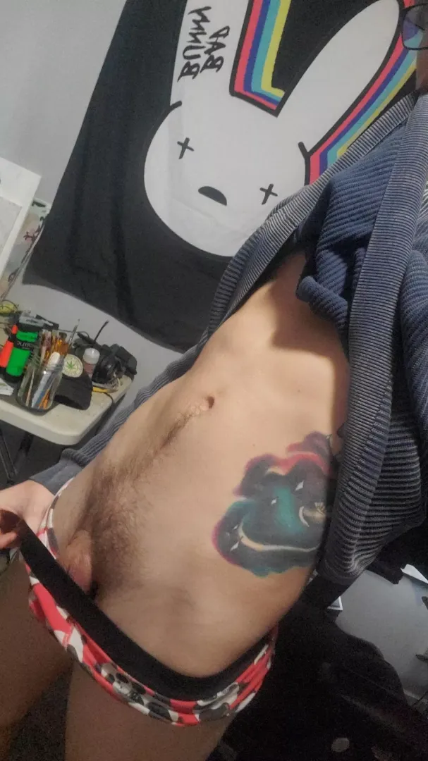 I'm so board working from home come play 😜 https://chaturbate.com/b/galacticspacepickel
