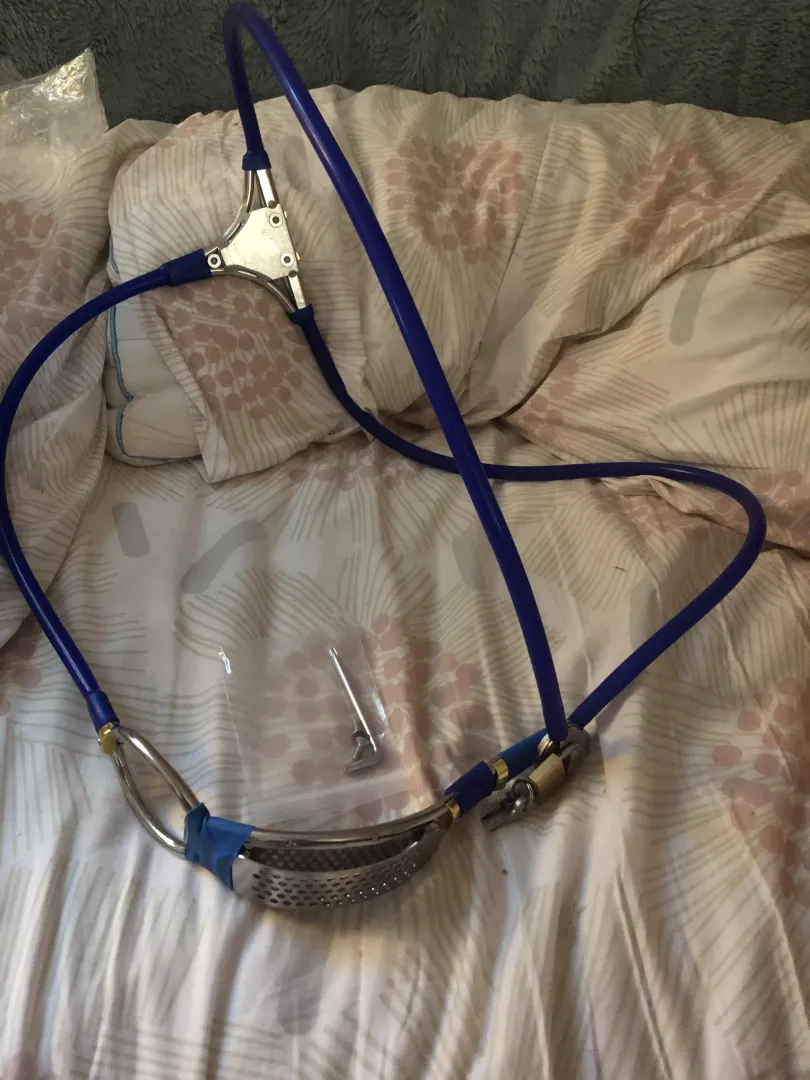 Im so excited! My new wire belt came in! I can’t wait to finish sizing it so I can finally wear it!