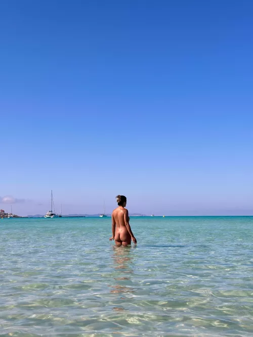 I’m so happy to visit this beach!