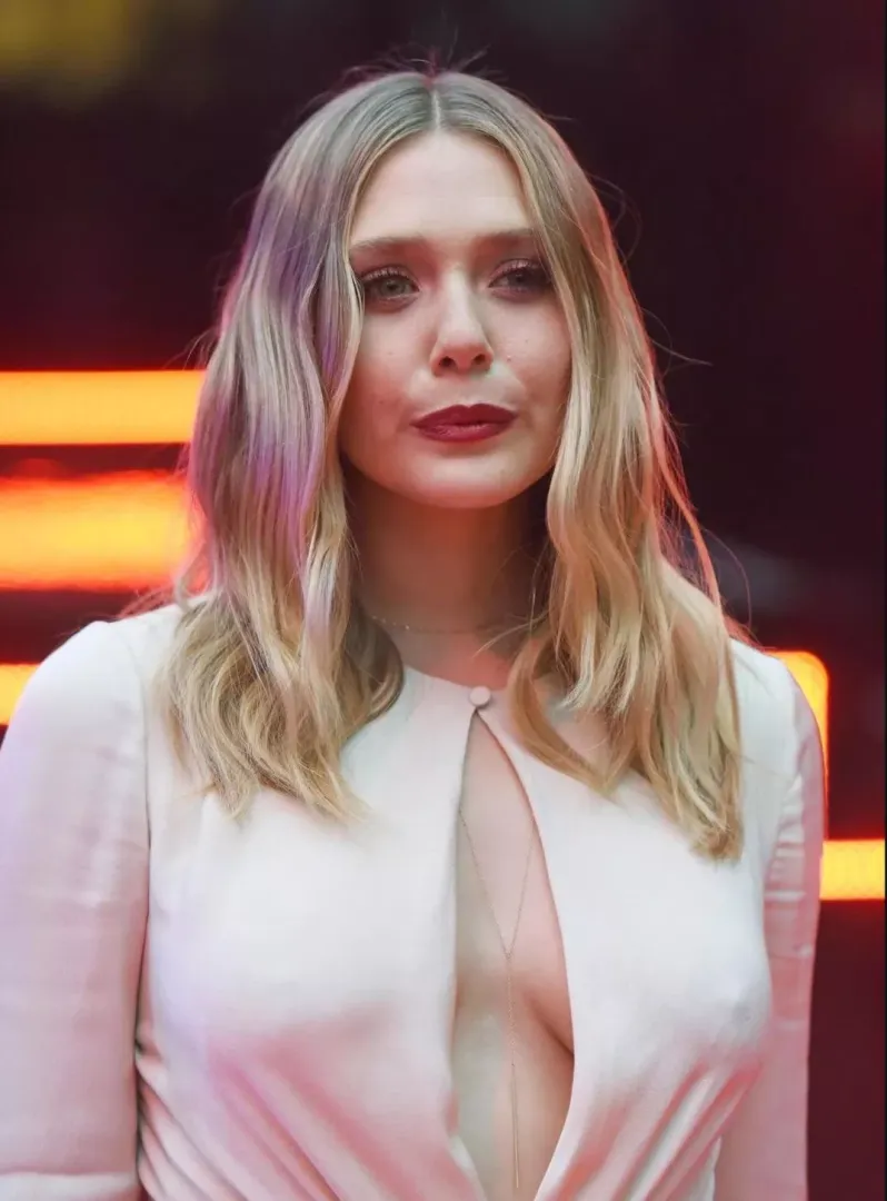 I’m so horny for Elizabeth Olsen