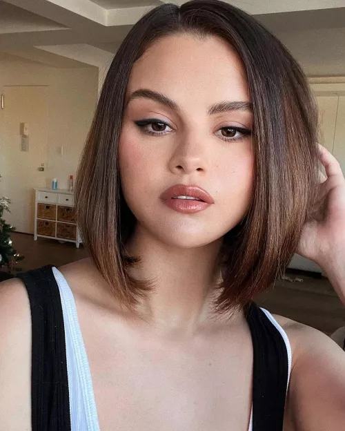 I'm so horny, Selena Gomez and Victoria Justice have me wanting to eat my own cum, rp or give me joi as them and help me out
