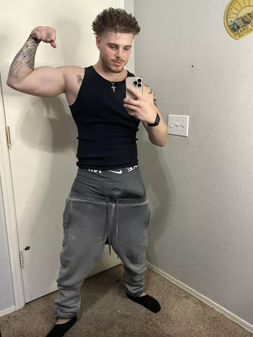 I’m so sore after my LONG workout today;)
