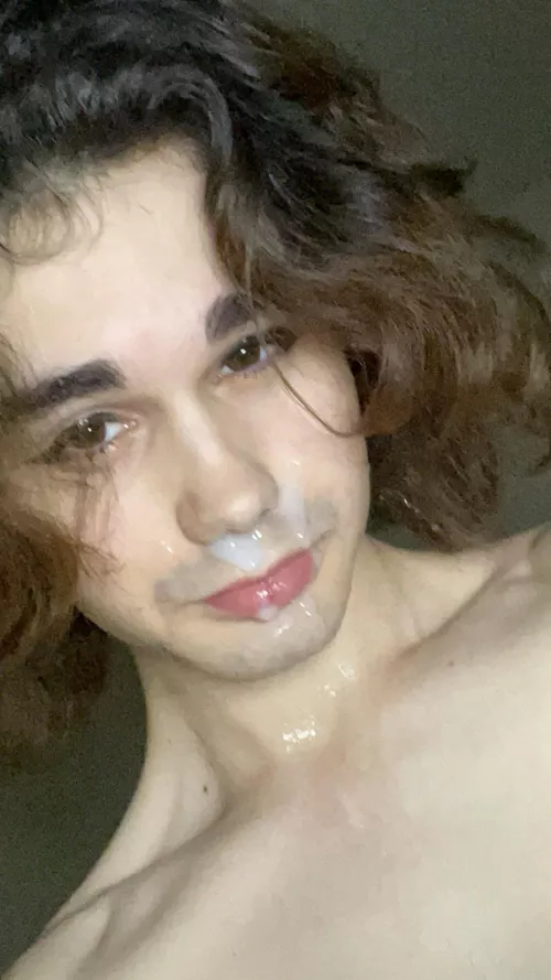 i’m such a cum slut i gave myself a facial :3