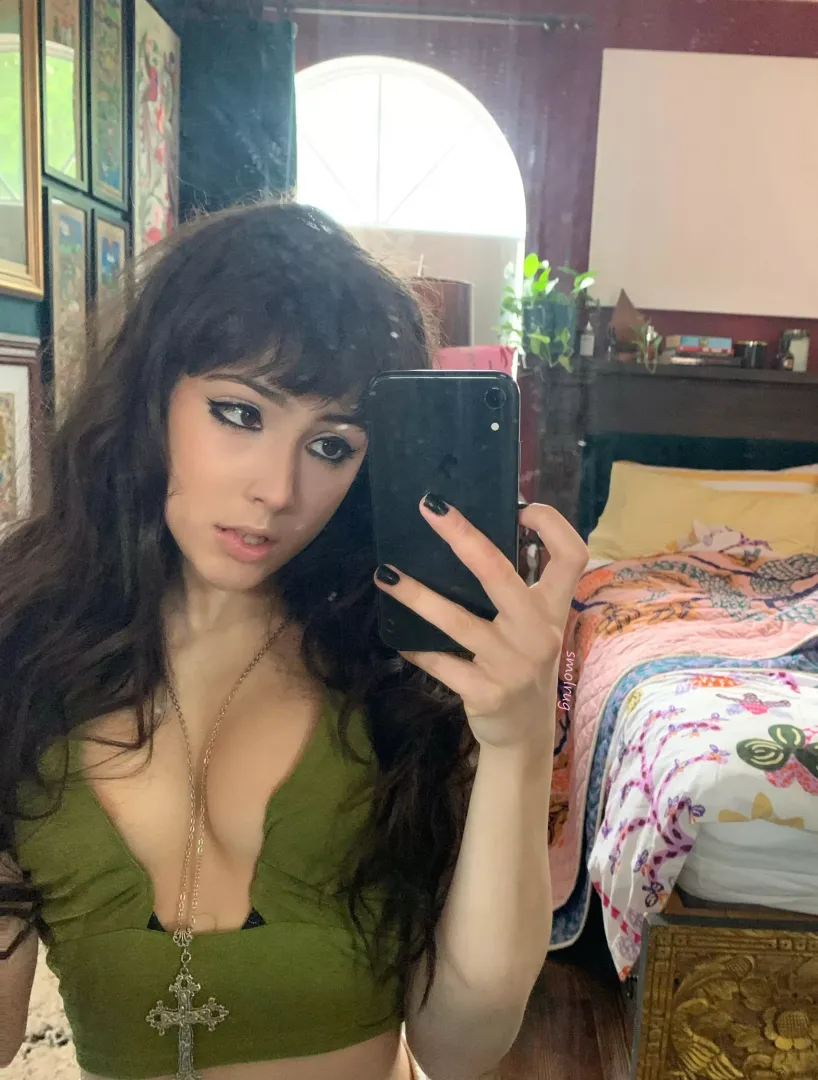 im the shy horny art girl in class 💚 18f