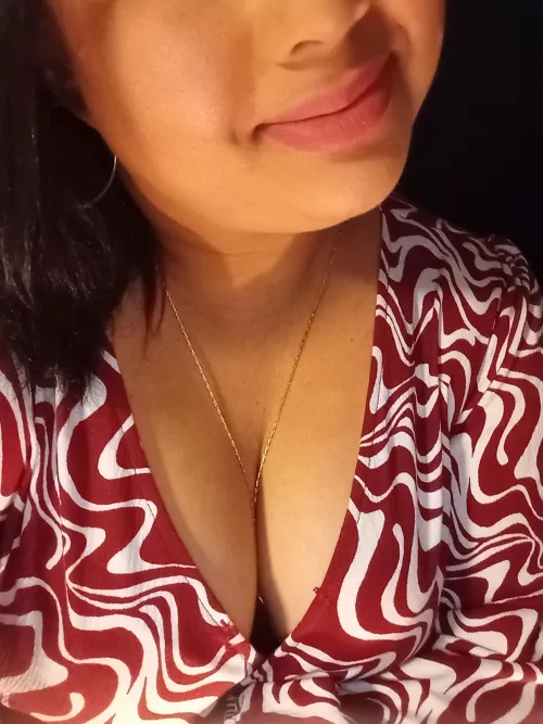 Imagine these lips on your....Happy New Year! 💋