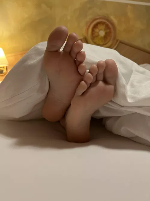 Imagine waking up next to me 😌 what would you do? 👅