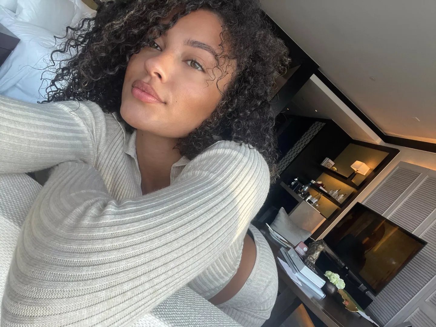 Imagine your cum on my lips 