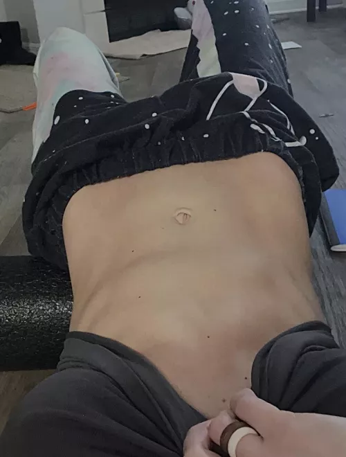 [img] lick my tummy please