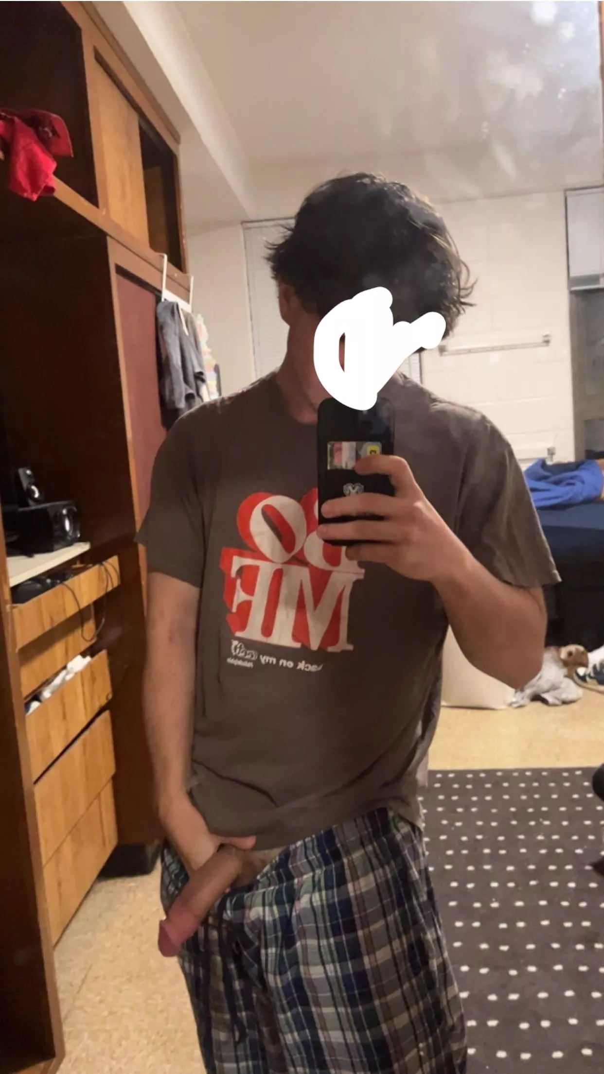 in first yr of college looking for skinny guys with big cocks