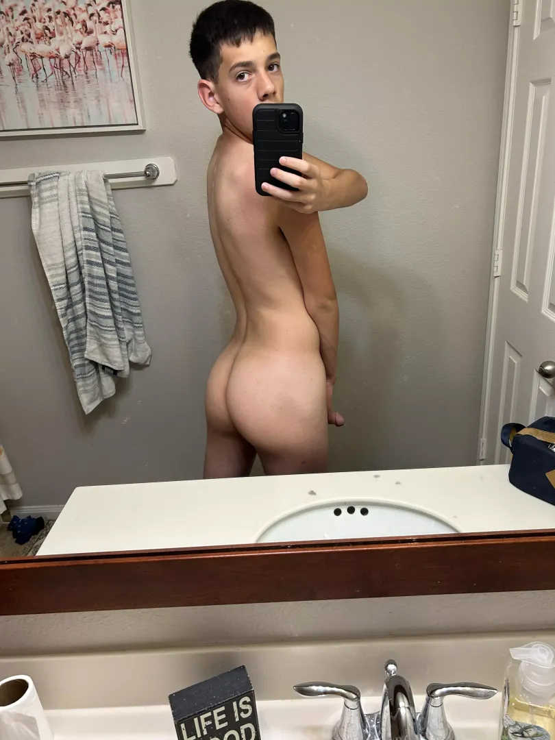 In need of a big dick 😋
