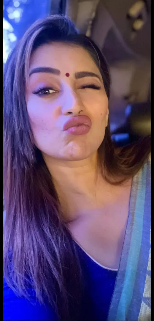 Indian pouts dm me