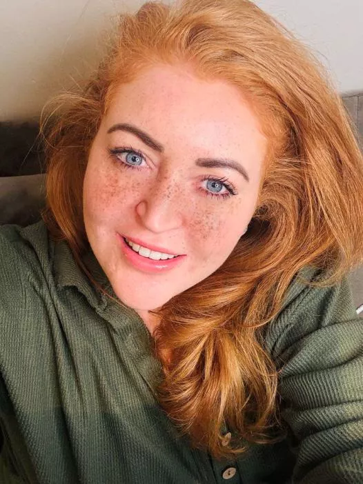 [IRTR] hot enough to sit on the sofa with me?