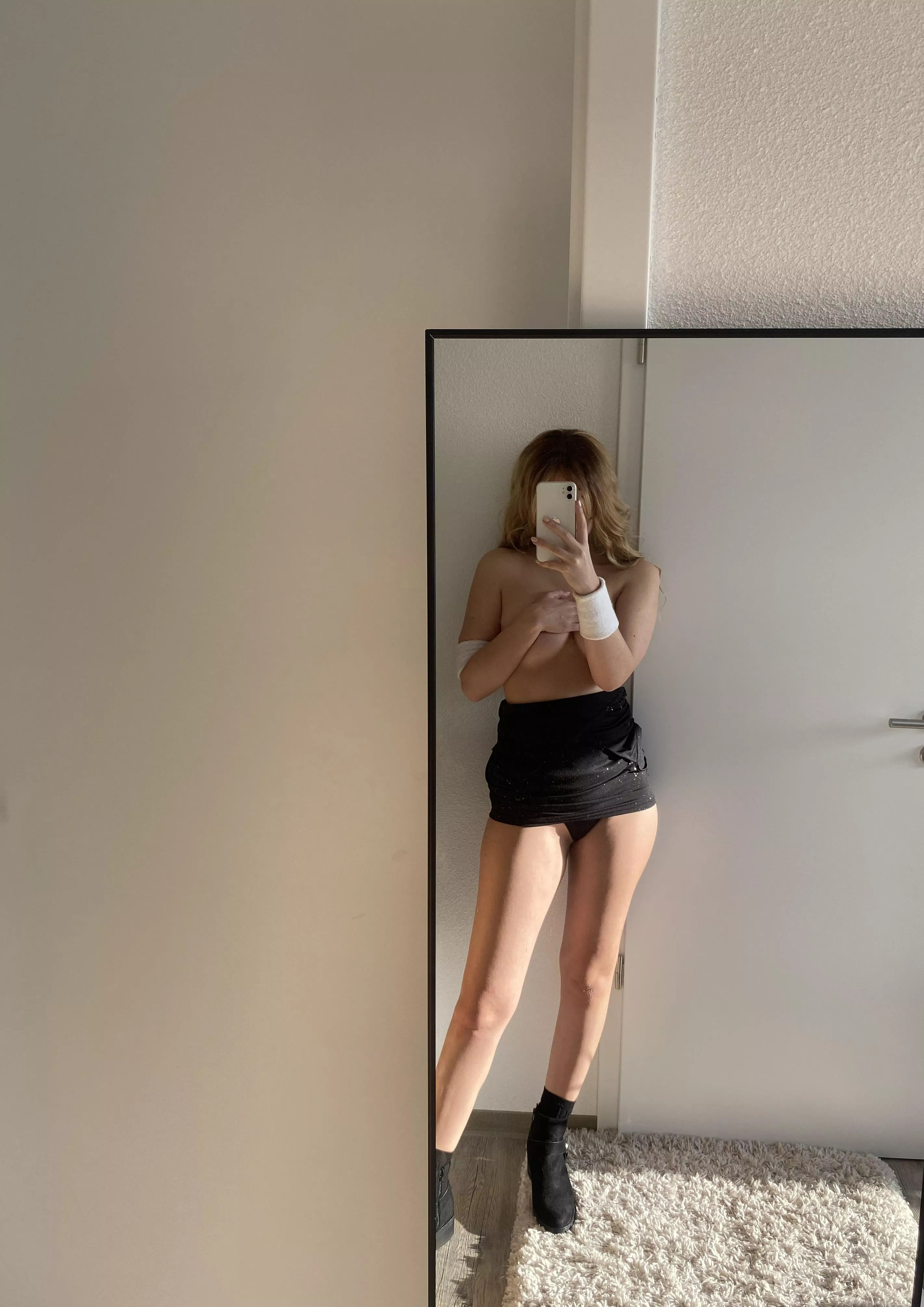 Is 18 y/o too young for you?😅