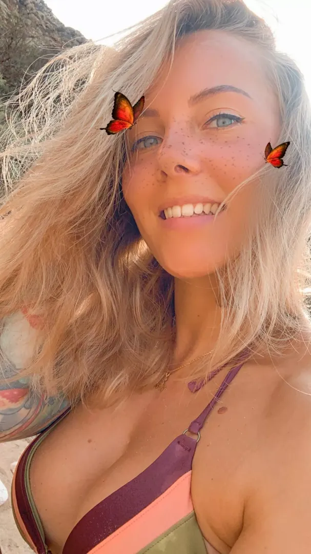 Is it possible to get noticed here just with a selfie? 🥺👉👈