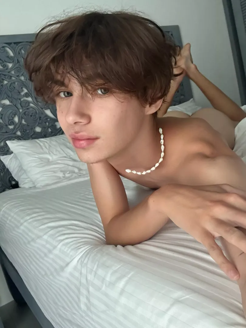 Is my 19yo butt so enticing that it makes you want to pleasure it?