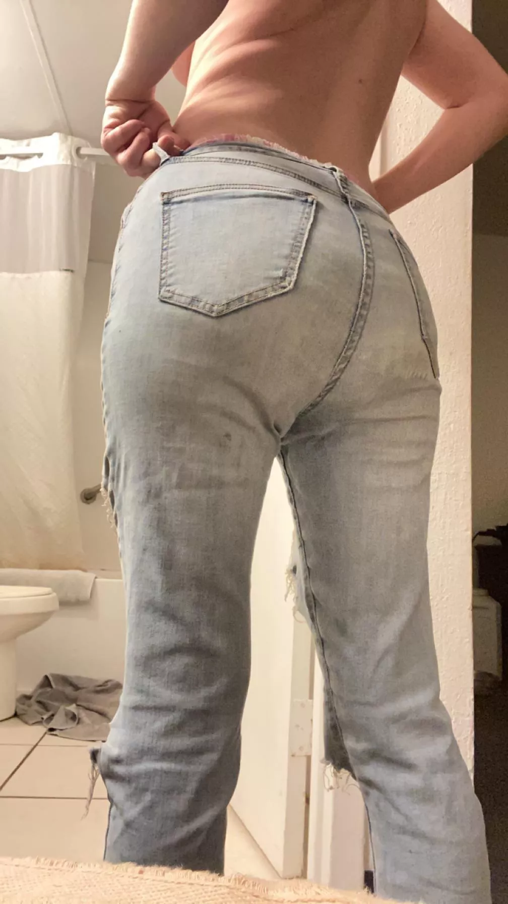 Is my diaper obvious here 🥹