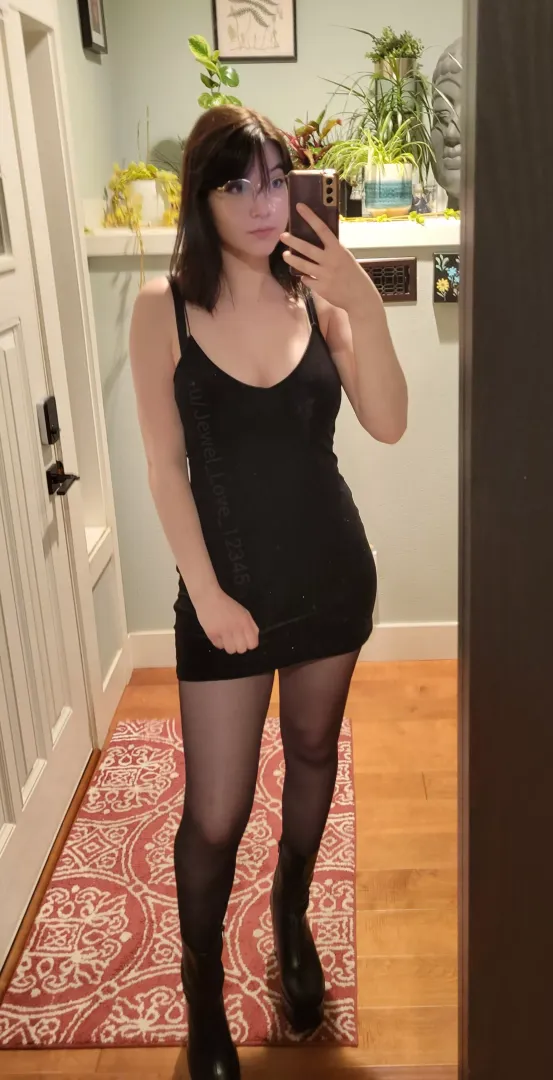 Is my dress too short? 🫣