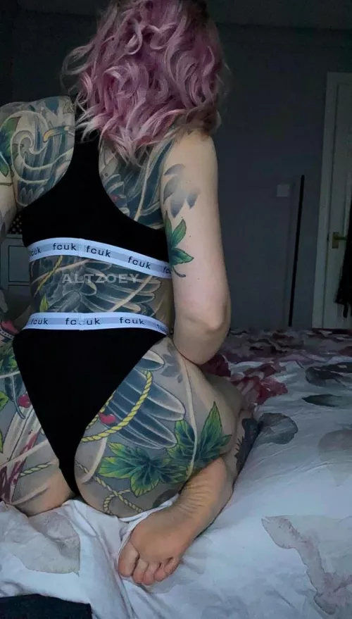 Is there room for a heavily tattooed, alternative, Scottish girl in your life [F]