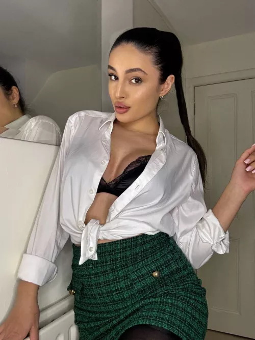 Is today's outfit is appropriate for work?