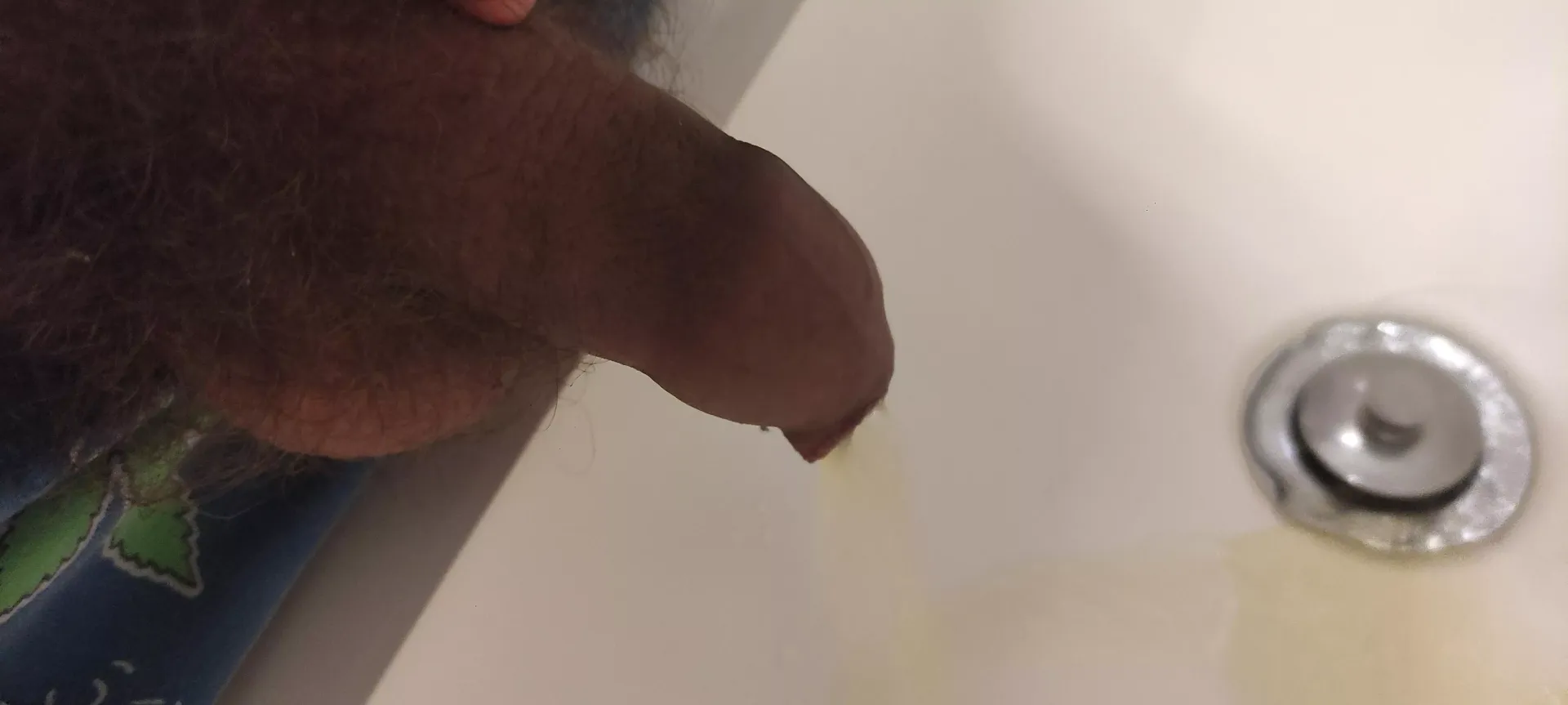 It felt nice. Love the feeling of piss flowing through my foreskin