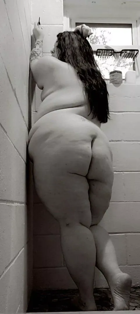 It takes a real tool to please a BBW