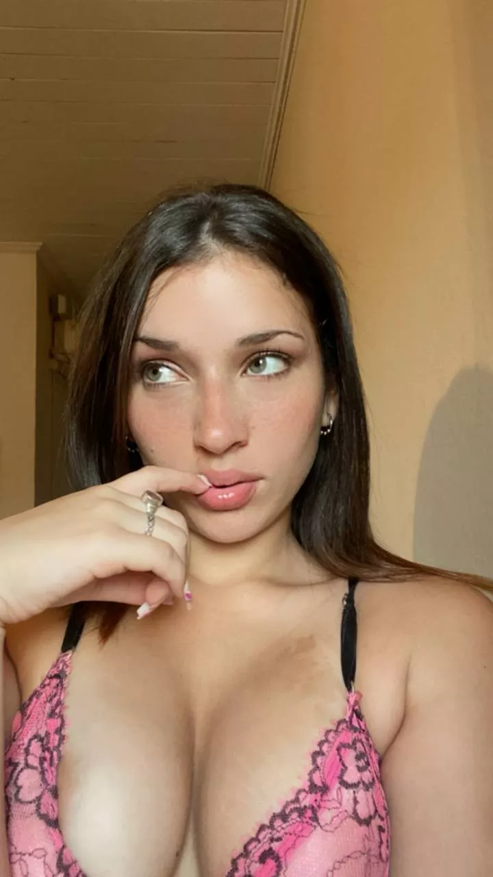 It turns me on when you caress my body!