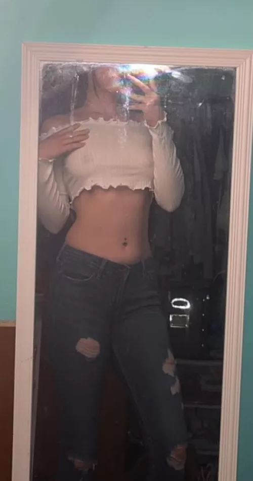 it's a braless kinda day 😘 19f