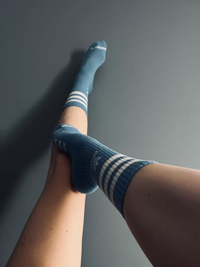 It’s been a long day, would you take my socks off?