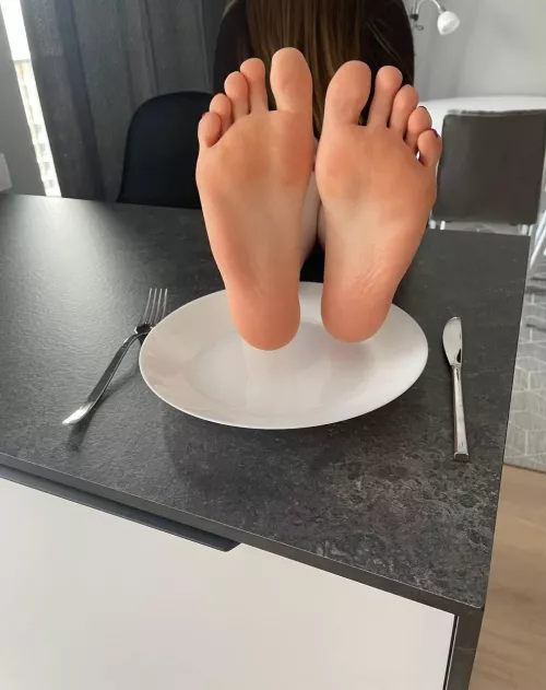 It’s breakfast time. Don’t be shy 😌