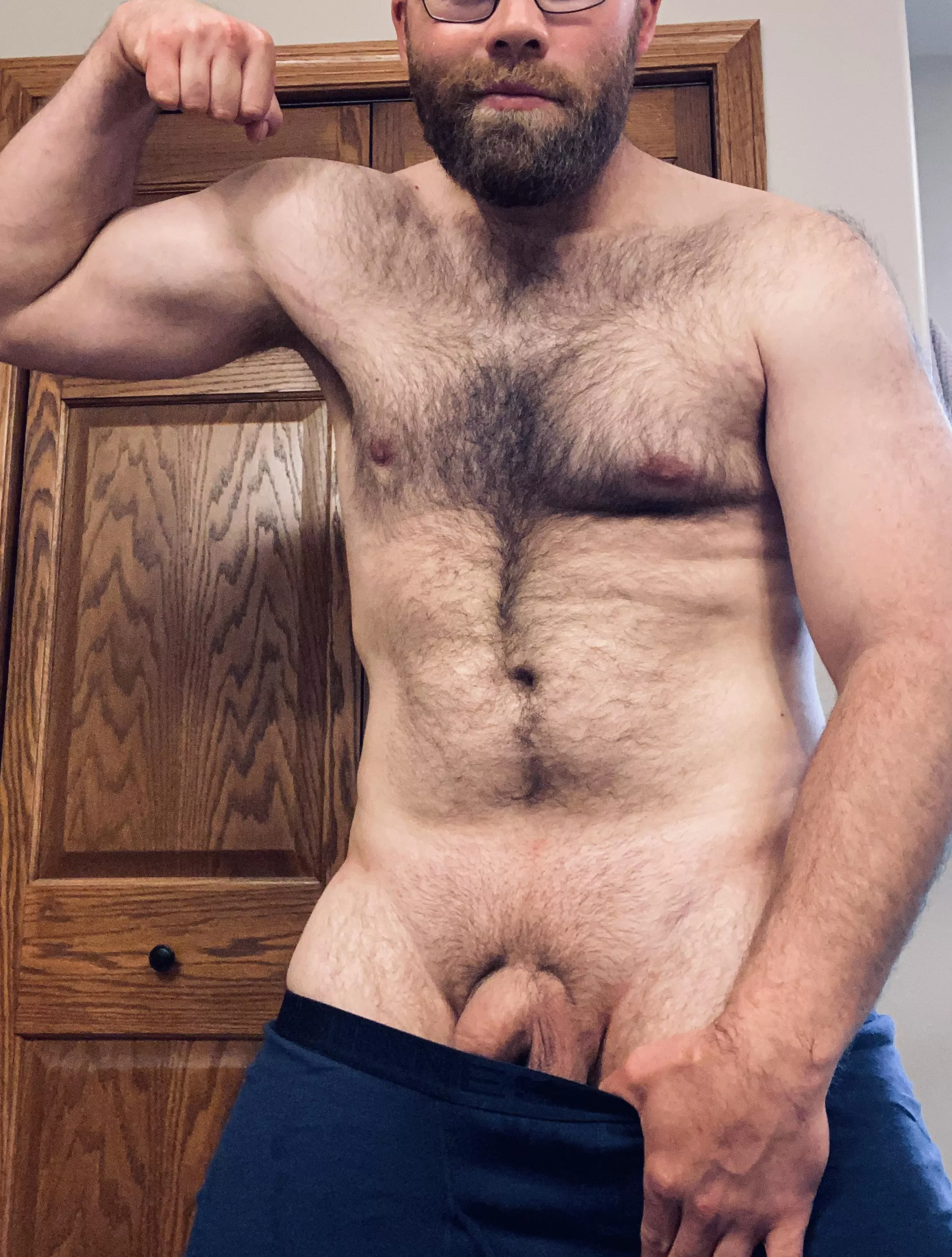 It’s cold/rainy outside…stay inside with this 6’5” dadbod?