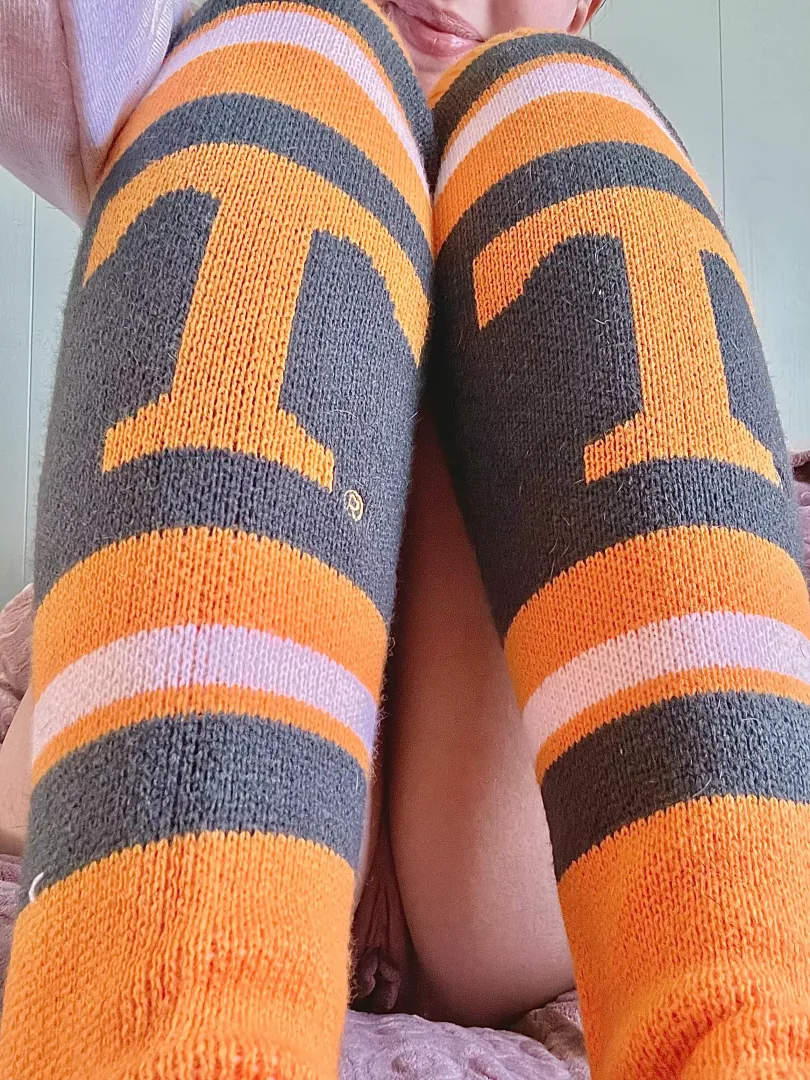 It’s football tiiiiiime in Tennessee! Go Vols!! 🧡🤍