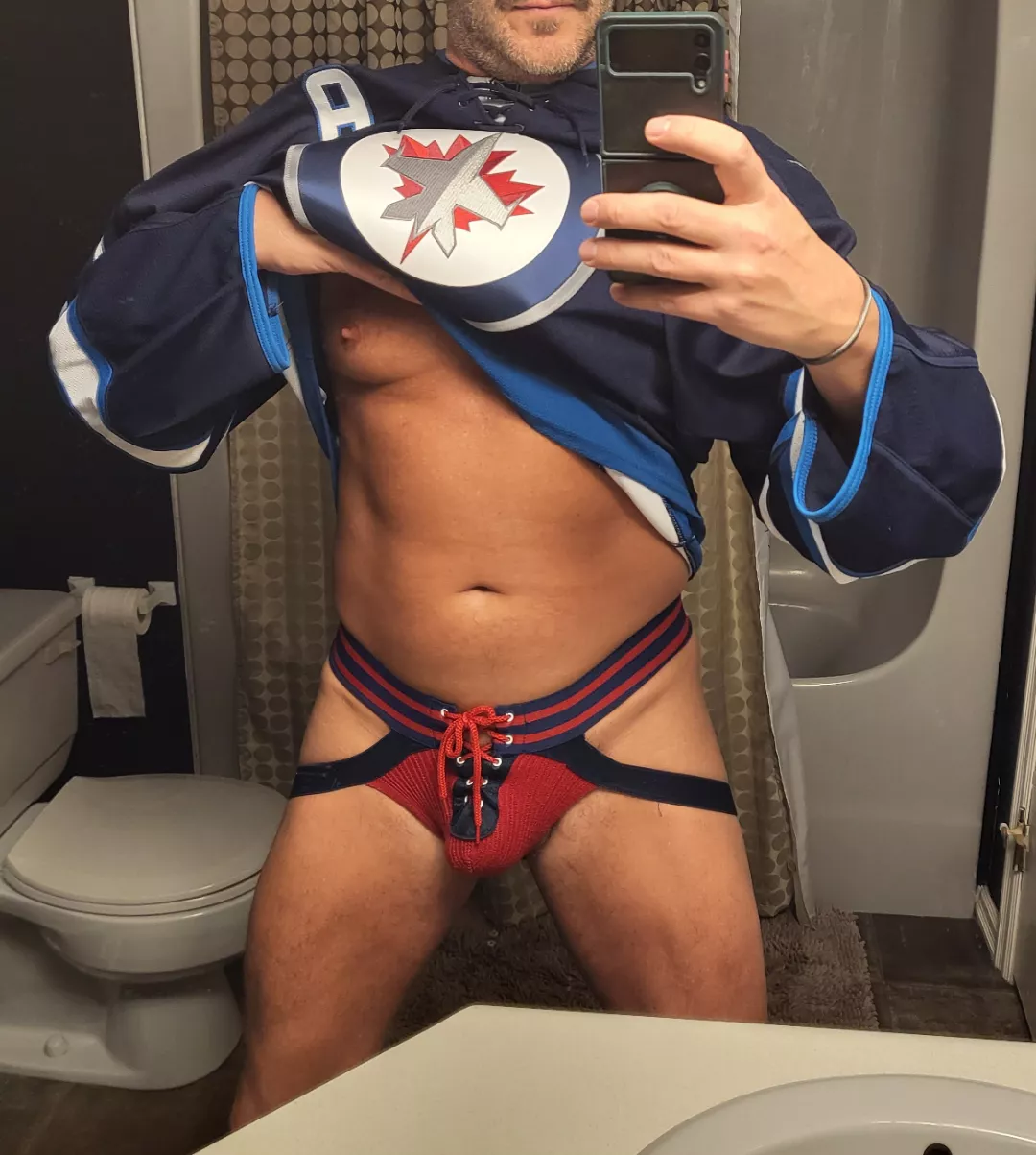 It's hockey season again!