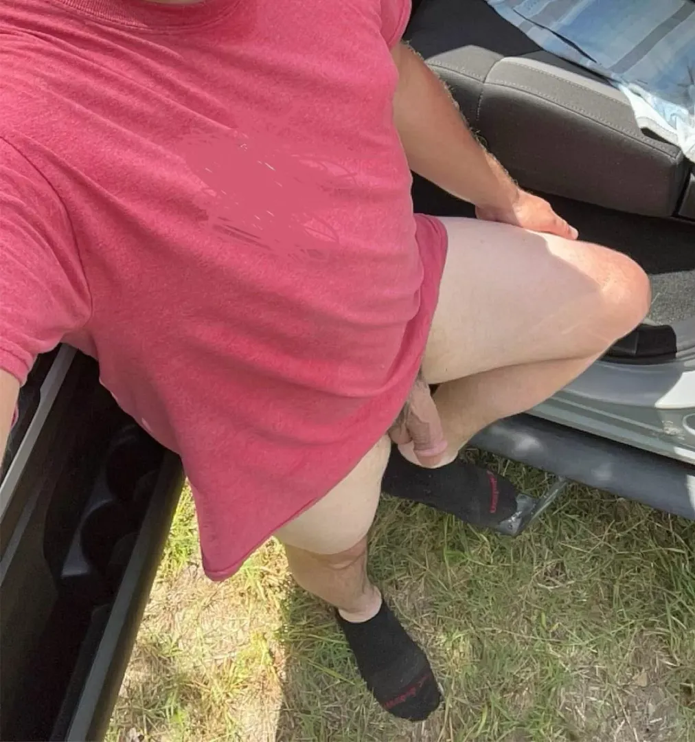 It’s hot as ballz today (34)