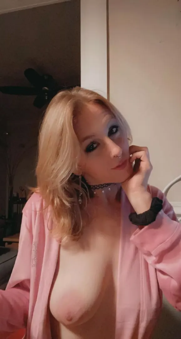 it’s my bday and my wish is for you to fill me up 💗