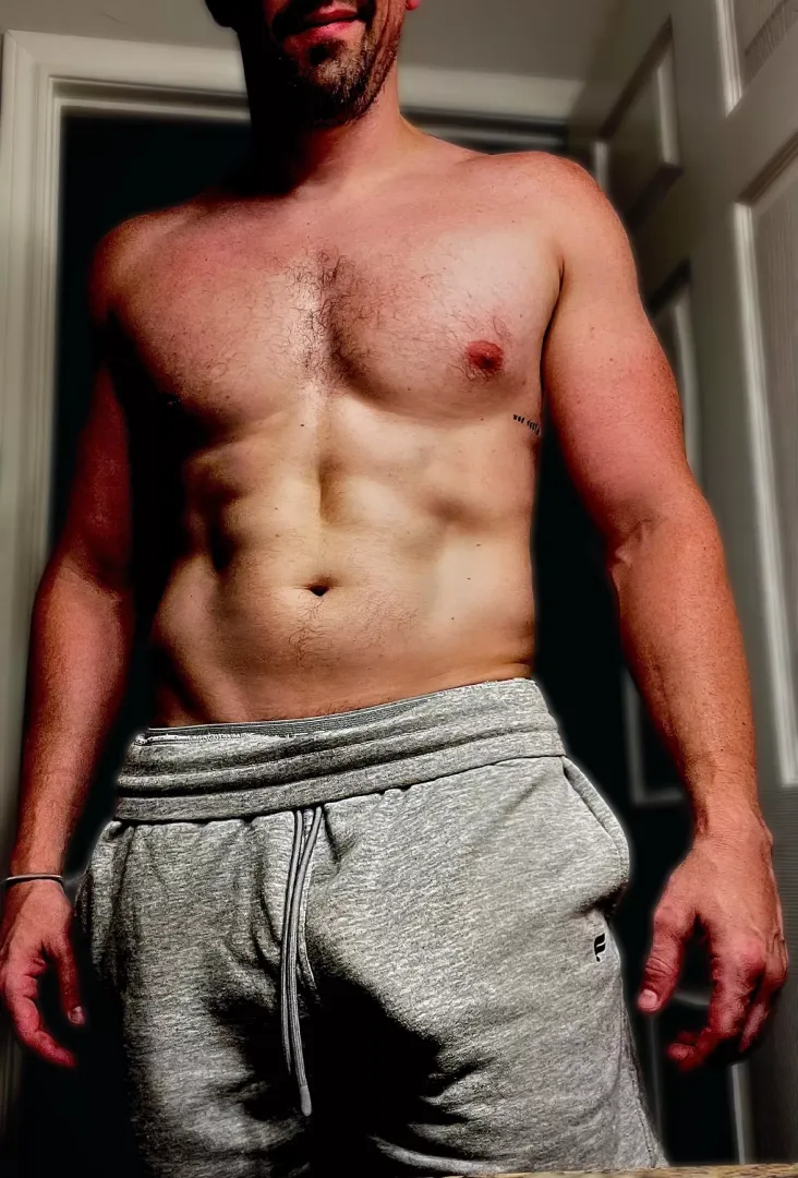 It’s never to early for grey sweat szn right? (36)