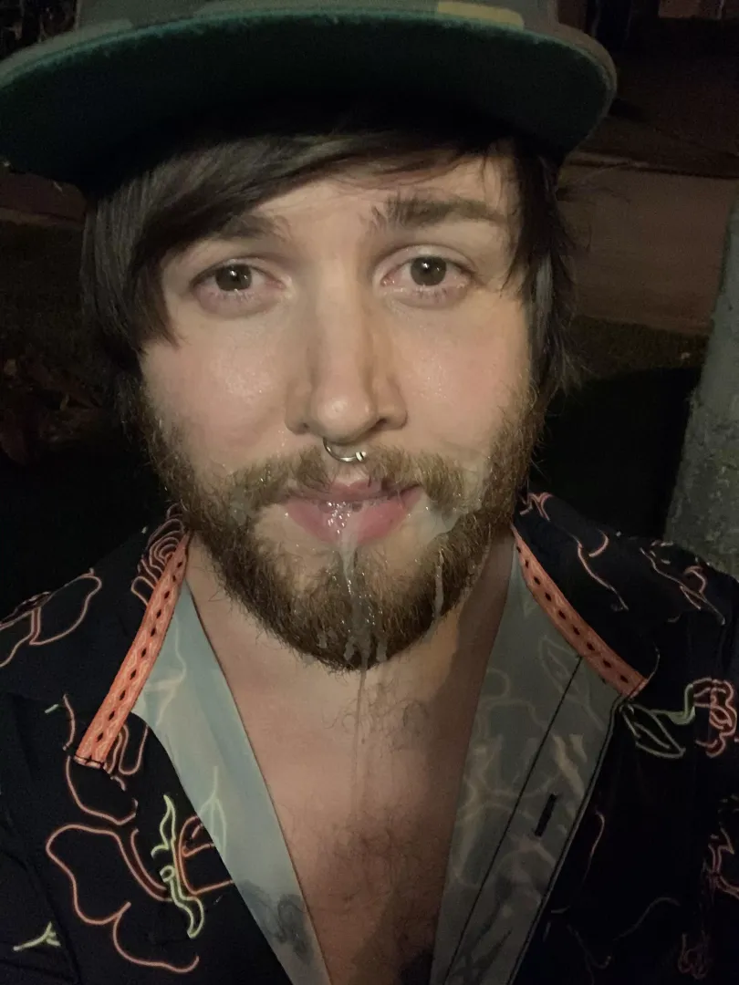 It’s not every day I get painted like a slut, so I figured I’d share with you guys 😈